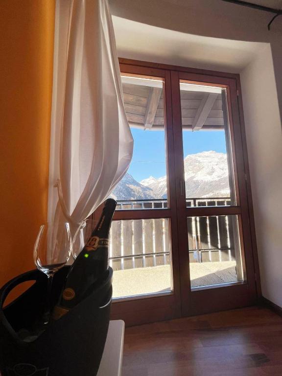 Nespecifikovaný výhled na hory nebo výhled na hory při pohledu z hotelu
