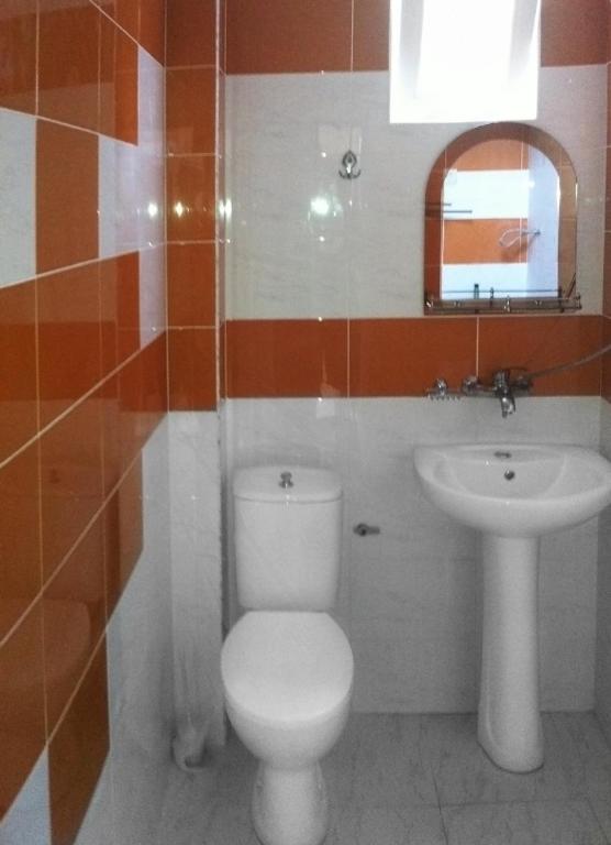 Hotel Ritsa - Standaard Viervoudige Kamer Met Balkon