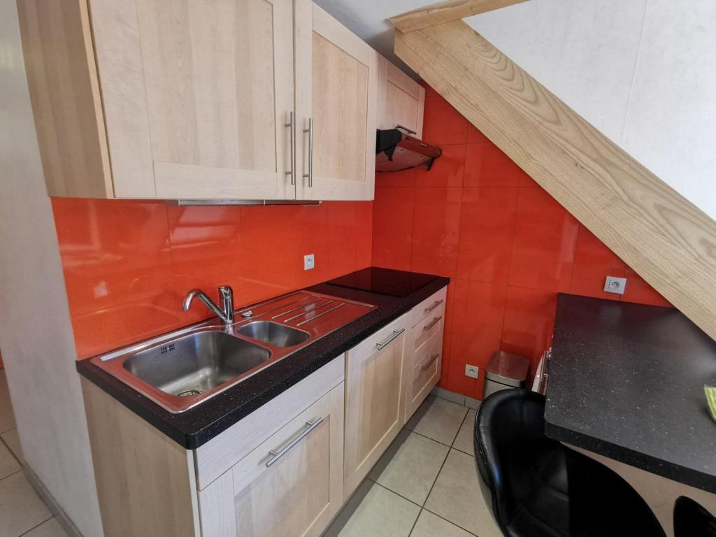 Kuchyňa alebo kuchynka v ubytovaní 5012 Green Village i6