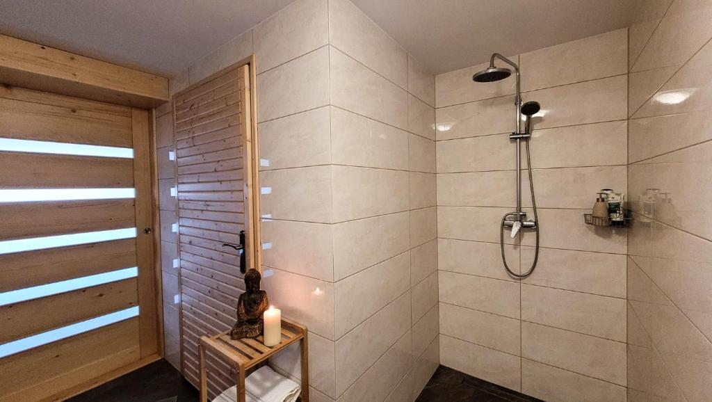 Kúpeľňa v ubytovaní Domki inNatura