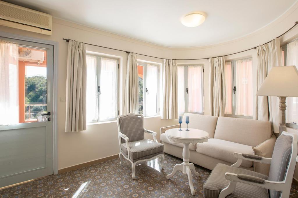 Red Tower Hotel - Family Apartment Sea View