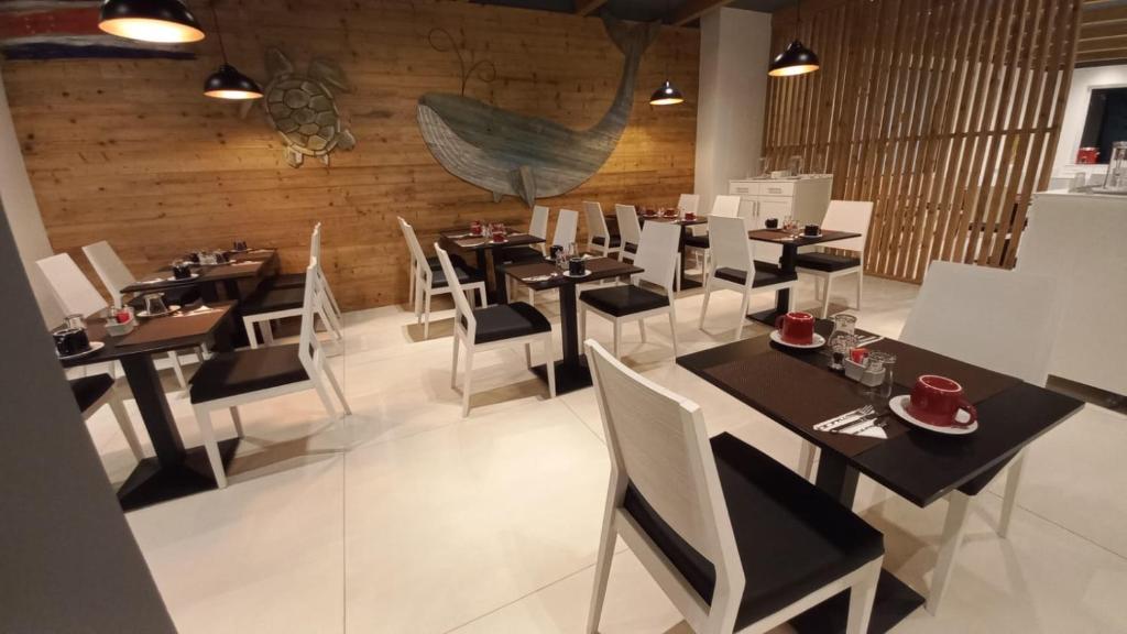 Restaurace v ubytování Oasis White Hotel