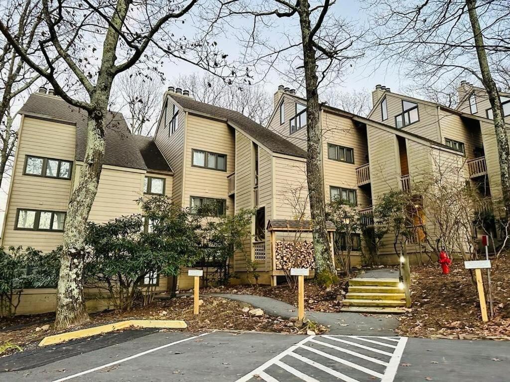 Eagles condo walk to slopes, Roseland (updated prices 2024)