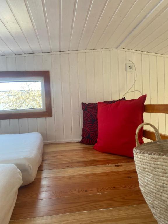 Postel nebo postele na pokoji v ubytování Tiny House 300 Meter vom Zentrum entfernt