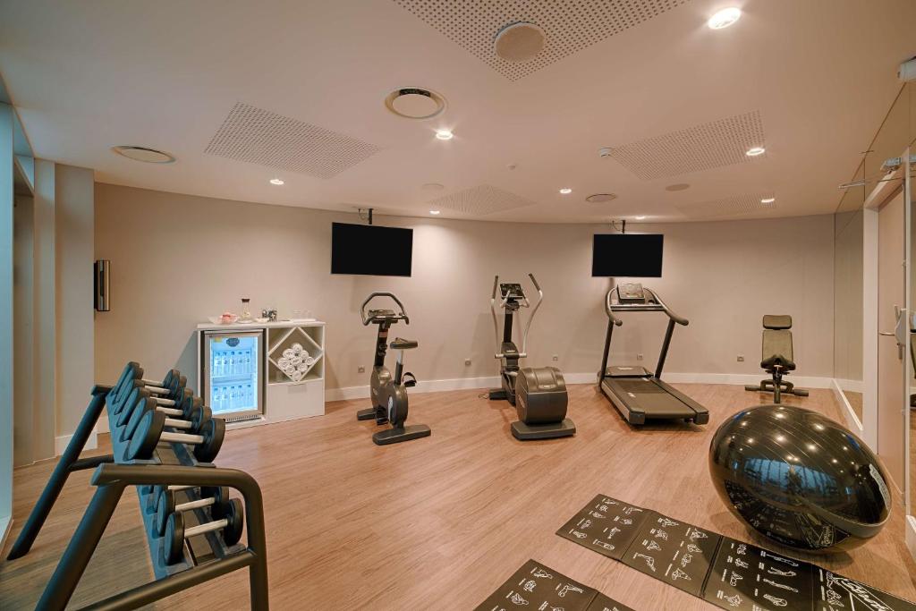 Fitness centrum a/nebo fitness zařízení v ubytování NH Toulouse Airport
