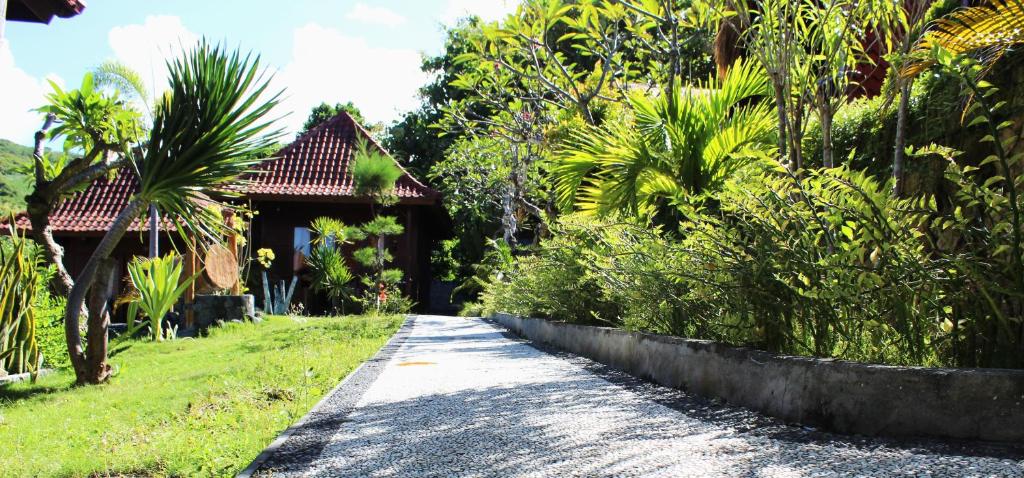 Bamboo Bungalow Jungle View - 15