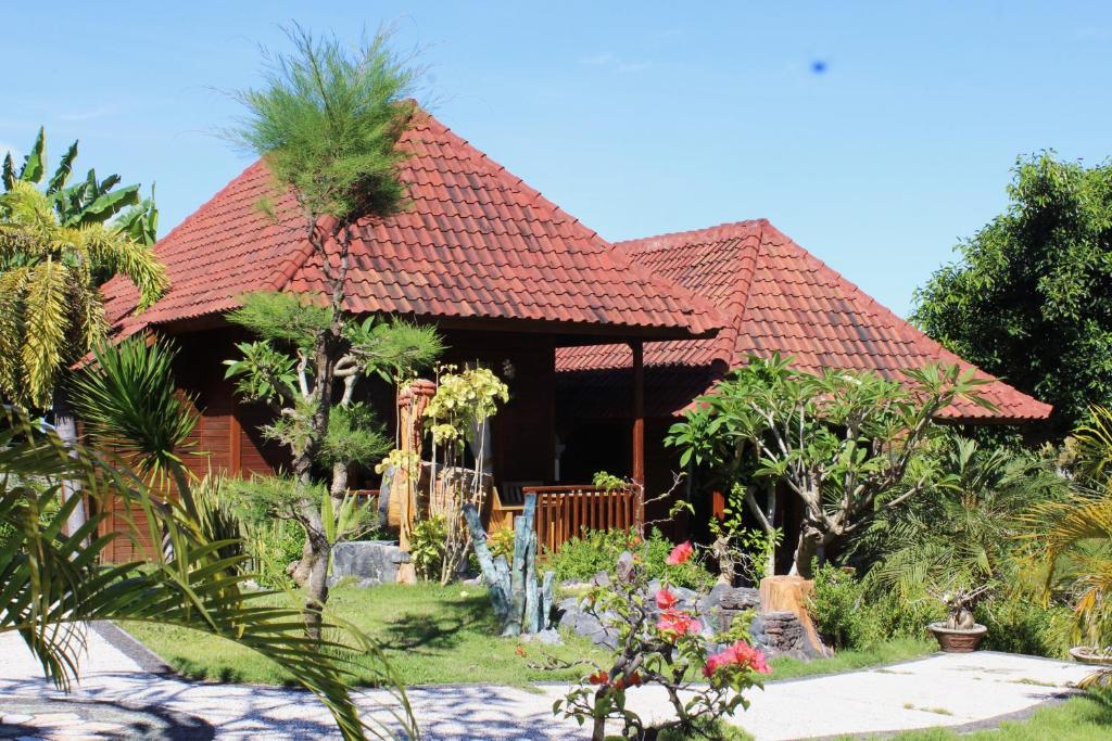 Bamboo Bungalow Jungle View - 10