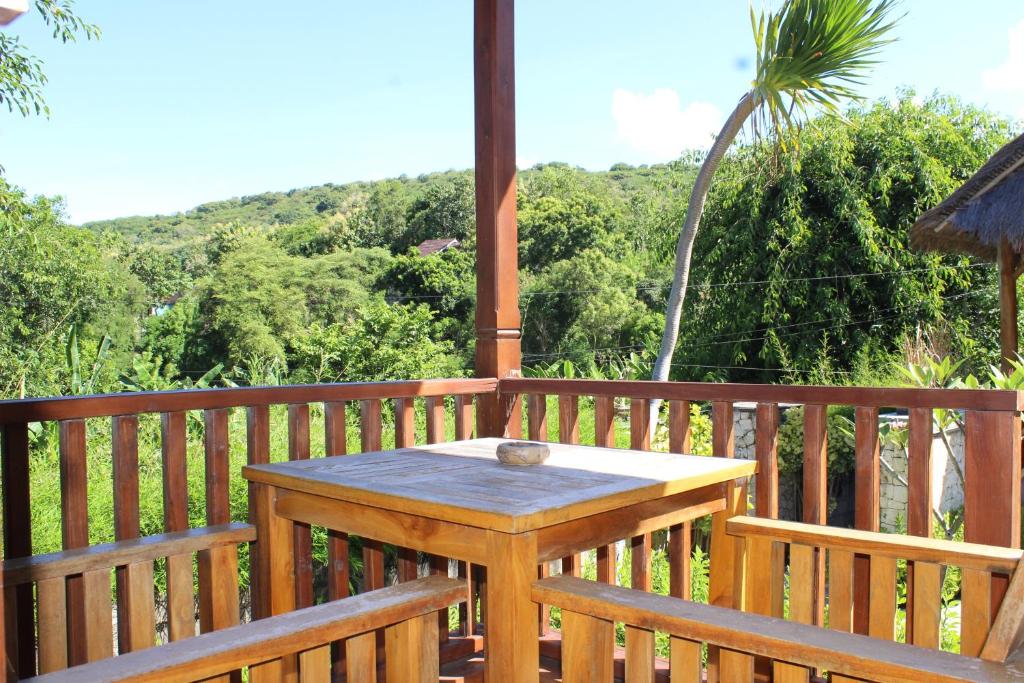 Bamboo Bungalow Jungle View - 5