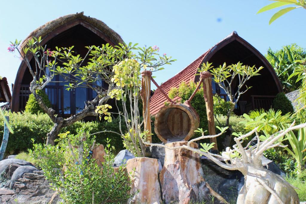 Bamboo Bungalow Jungle View - 9