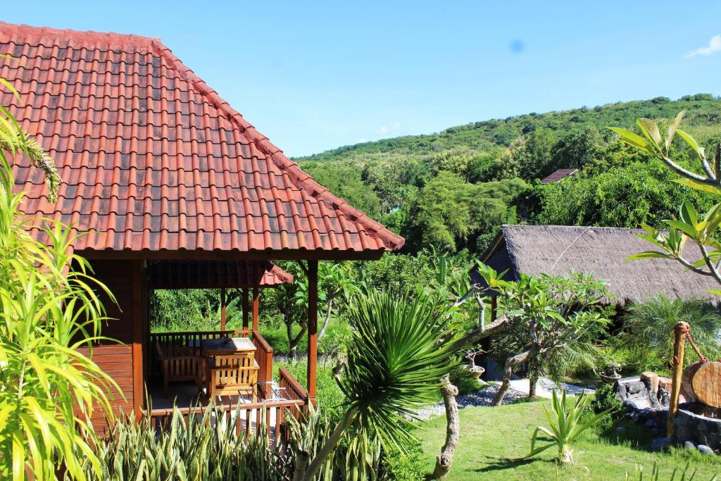 Bamboo Bungalow Jungle View - 3