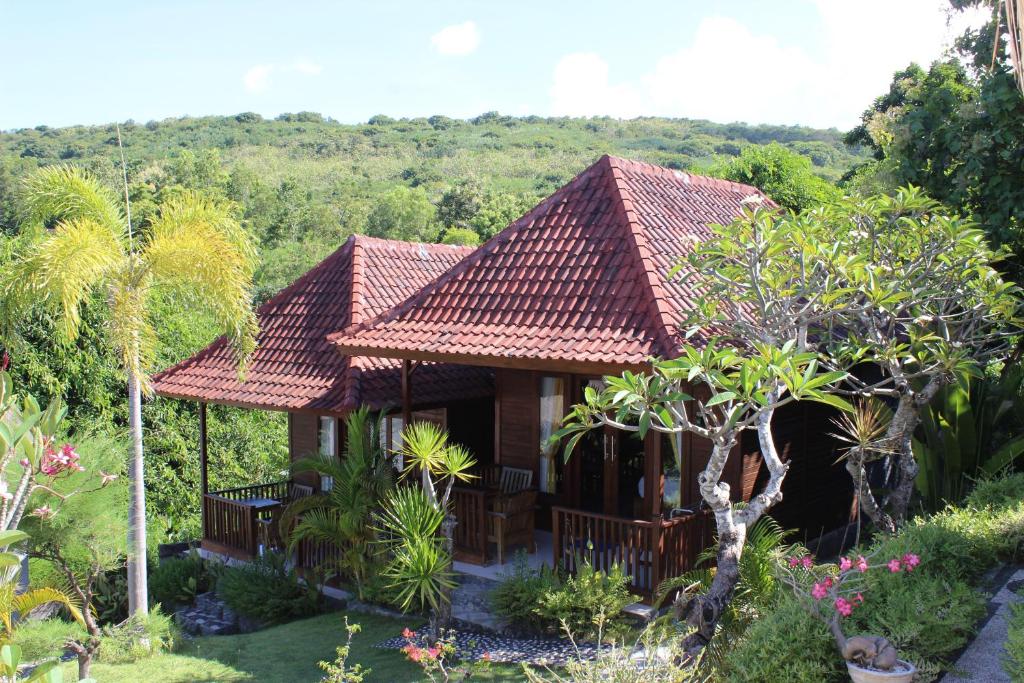 Bamboo Bungalow Jungle View - 1