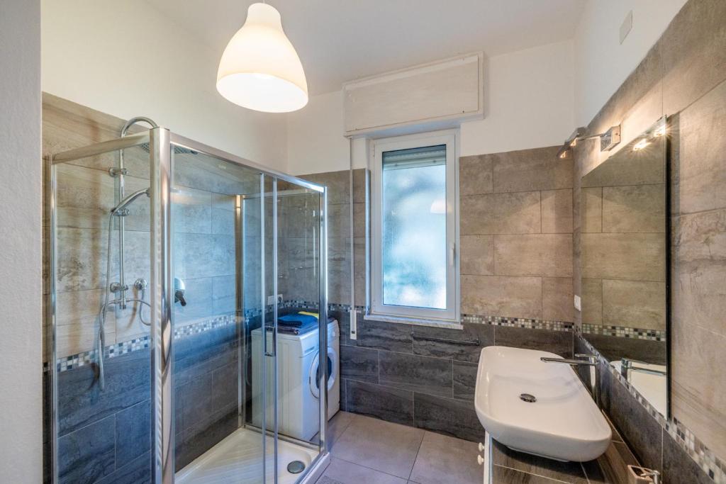 Kúpeľňa v ubytovaní CASA MATILDE - Appartamento Vista Mare - con posto auto