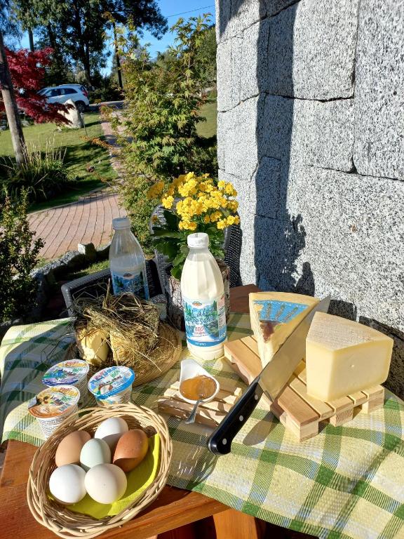 Jedlo v ubytovaní bed & breakfast alebo blízkom okolí