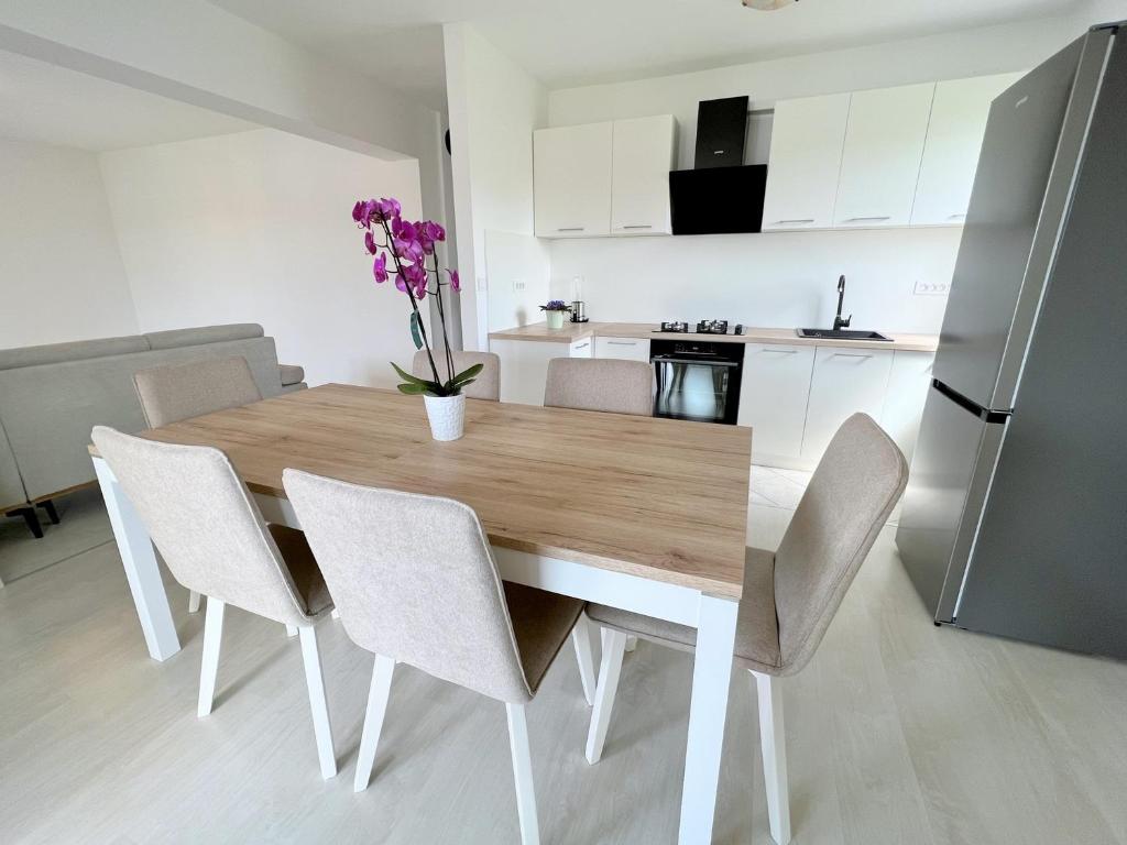 Kuchyň nebo kuchyňský kout v ubytování Stel Mar Apartment