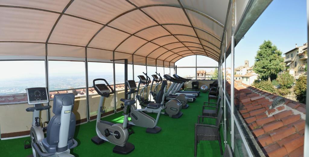 Fitness centrum a/nebo fitness zařízení v ubytování Hotel San Luca