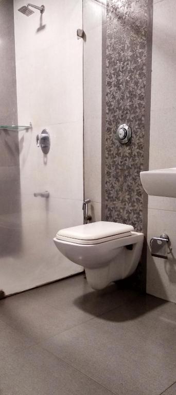 Uma casa de banho em Apollo Guest House