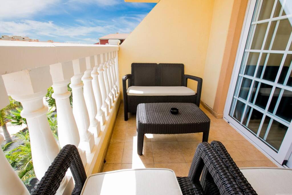 Balkón alebo terasa v ubytovaní Palm Mar Romantic Suite A11