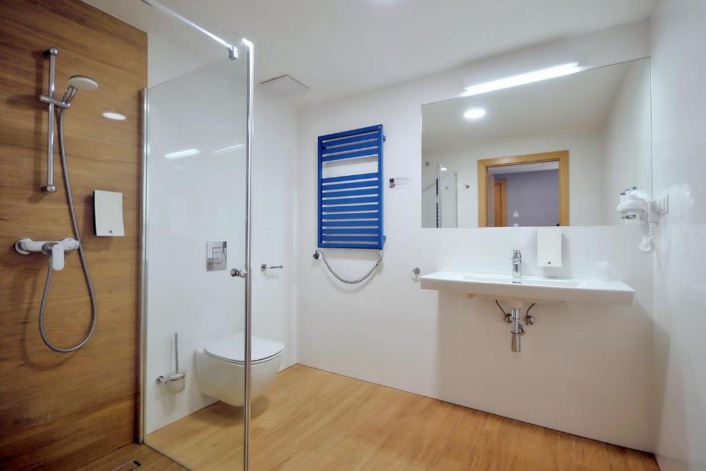 Un baño de Hotel Hel
