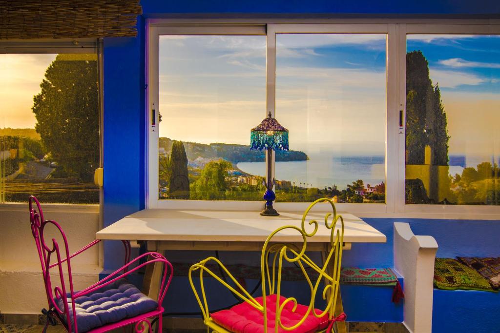 Casa Luz, Paz y Amor, La Herradura (updated prices 2026)