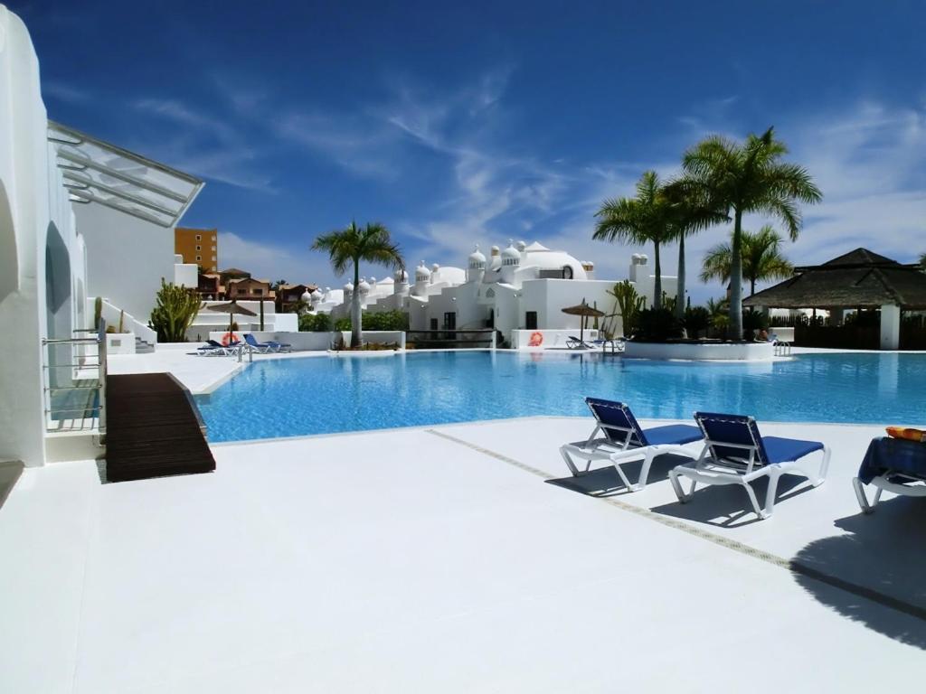 Bazén v ubytovaní TENERIFE PARADISE Costa Adeje alebo v jeho blízkosti