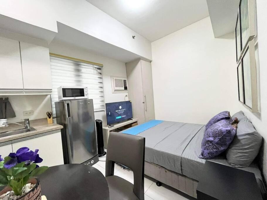 KL Tower Makati near AIM, Greenbelt 90mbps WIFI