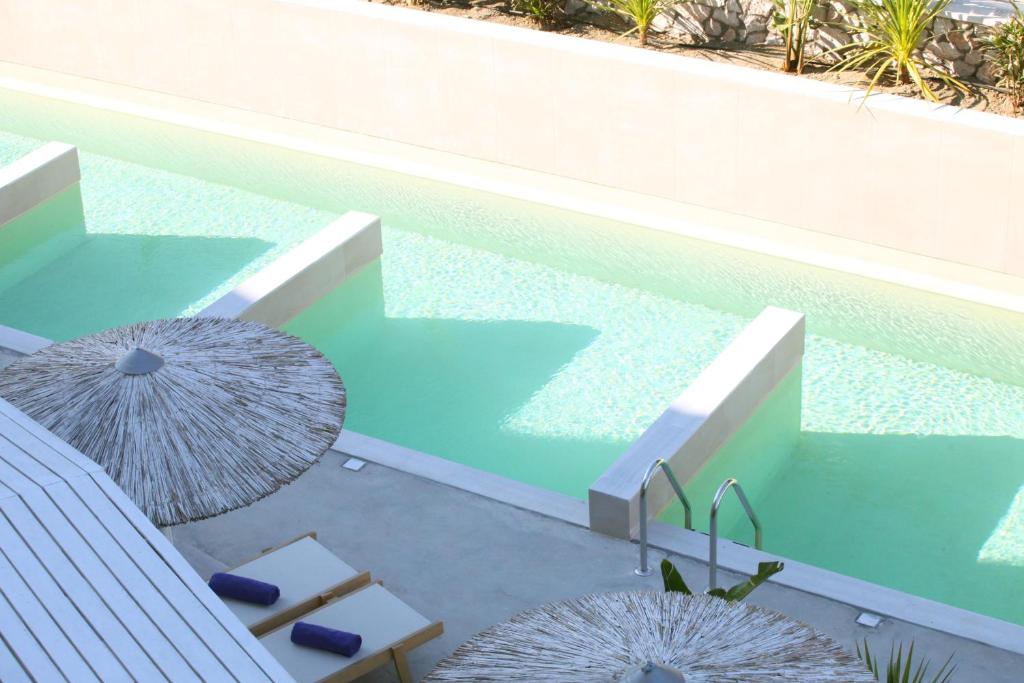 Bazén v ubytování Delfinia Resort - All Inclusive nebo v jeho okolí