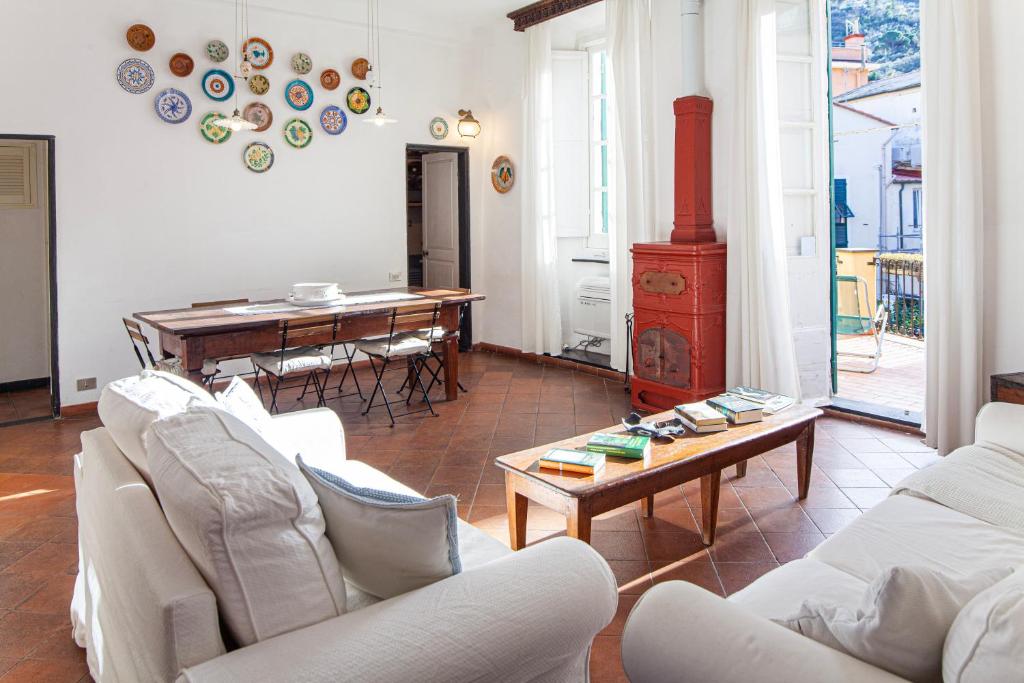 A seating area at Chiara House