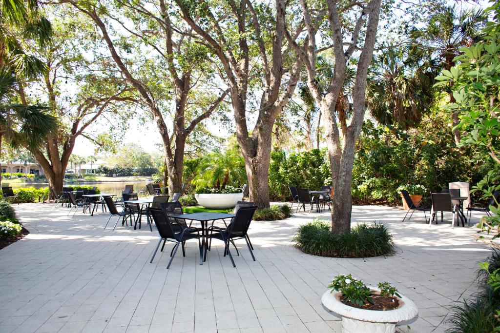 Inn at Pelican Bay photo