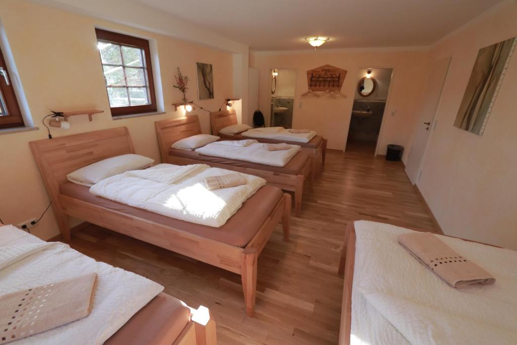 Hotel & Tagungszentrum Schloss Hohenfels - Habitación Familiar Con Baño Privado