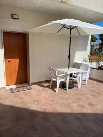 A patio or other outdoor area at lacasadisara