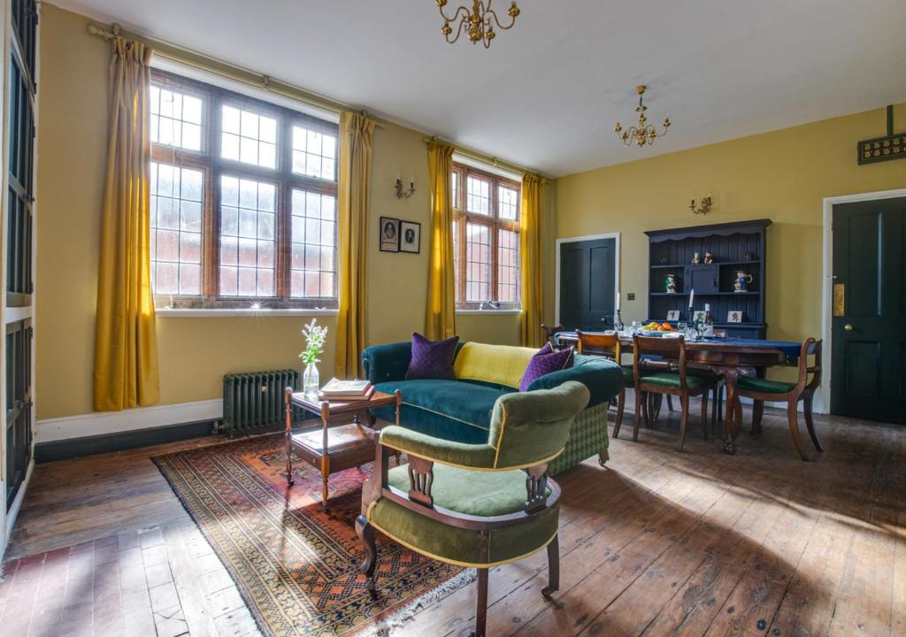 Candlers Lane, Harleston (updated prices 2024)