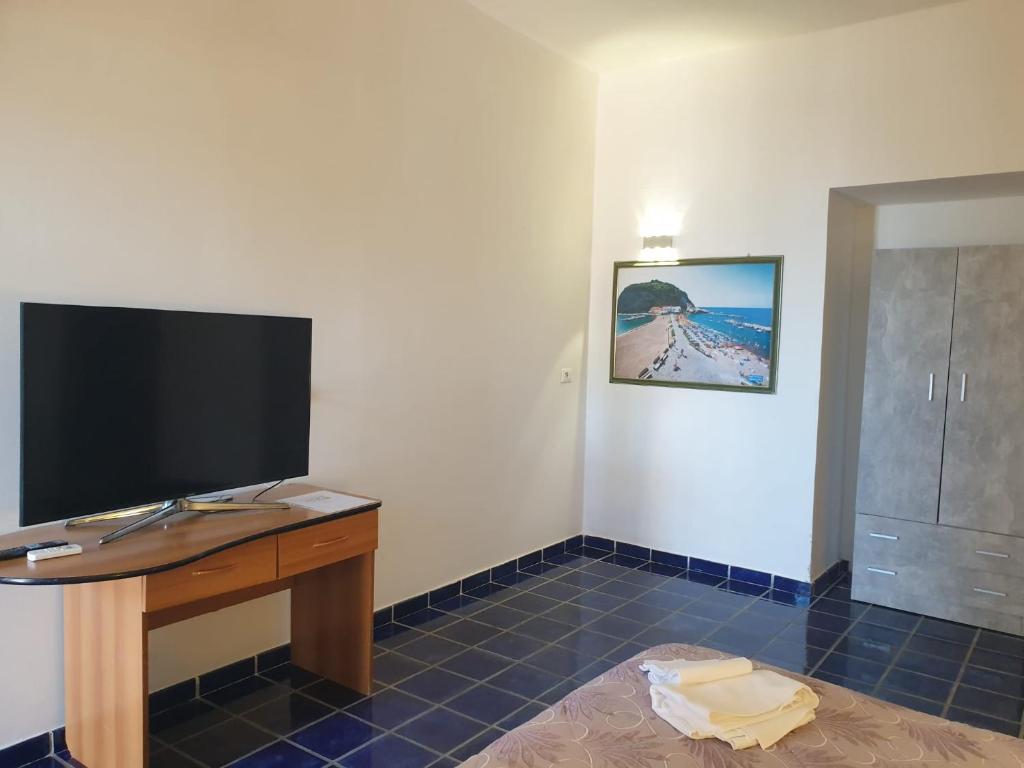 TV a/nebo společenská místnost v ubytování Hotel Mareluna Ischia