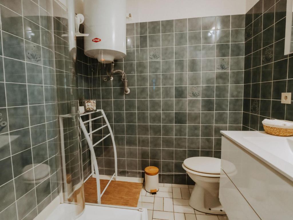 Koupelna v ubytování Studio Zeeduin by Interhome
