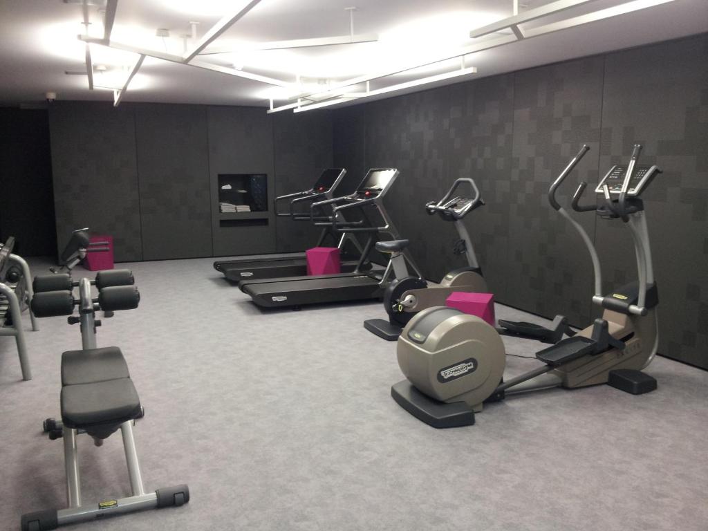 Fitness centrum a/nebo fitness zařízení v ubytování Miura Hotel
