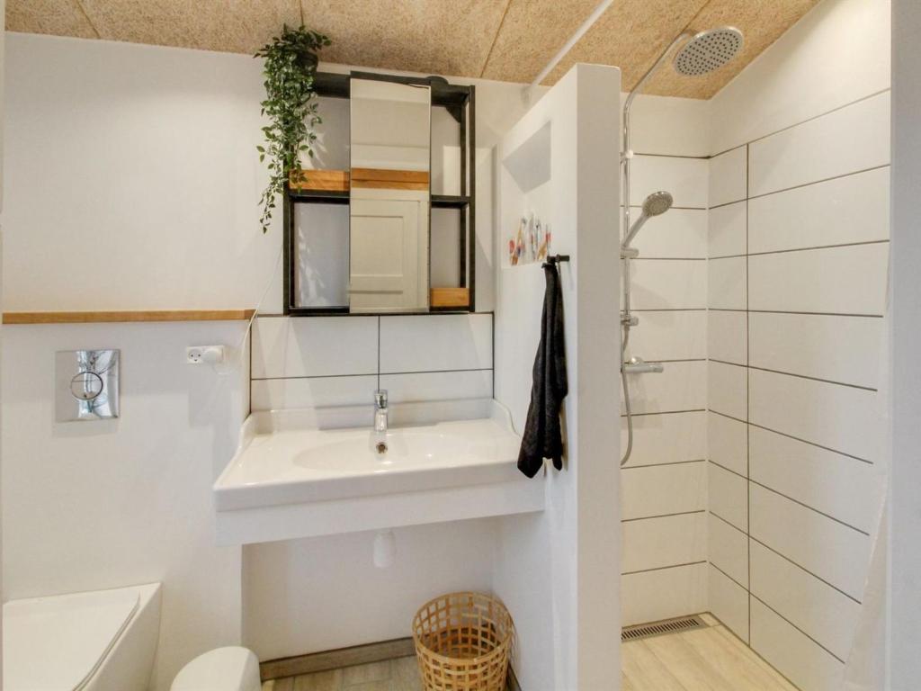 Koupelna v ubytování Holiday Home Eckhart - 30km from the sea by Interhome