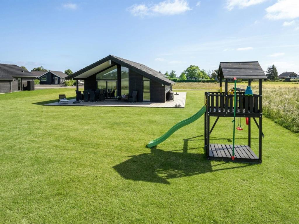 Herní místnost nebo prostor pro děti v ubytování Holiday Home Thalie - 400m from the sea by Interhome