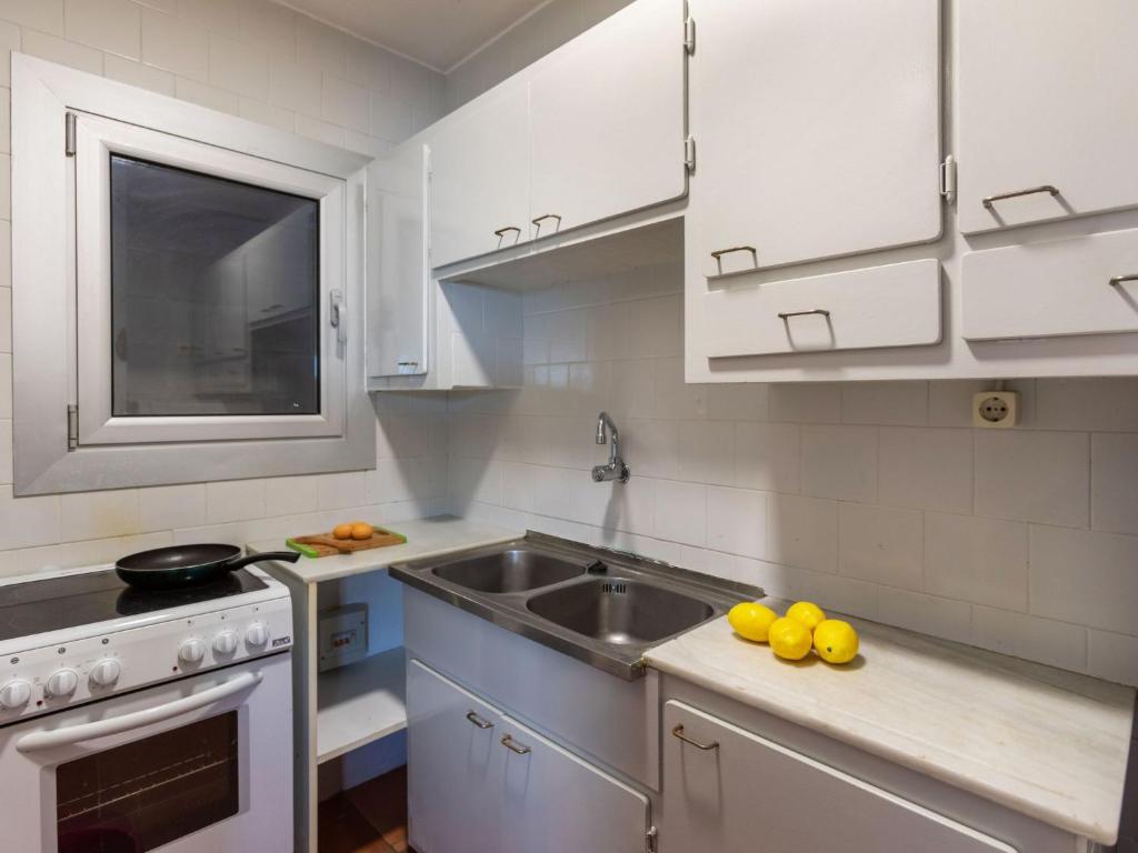 Kuchyň nebo kuchyňský kout v ubytování Apartment Vista a Mar-1 by Interhome