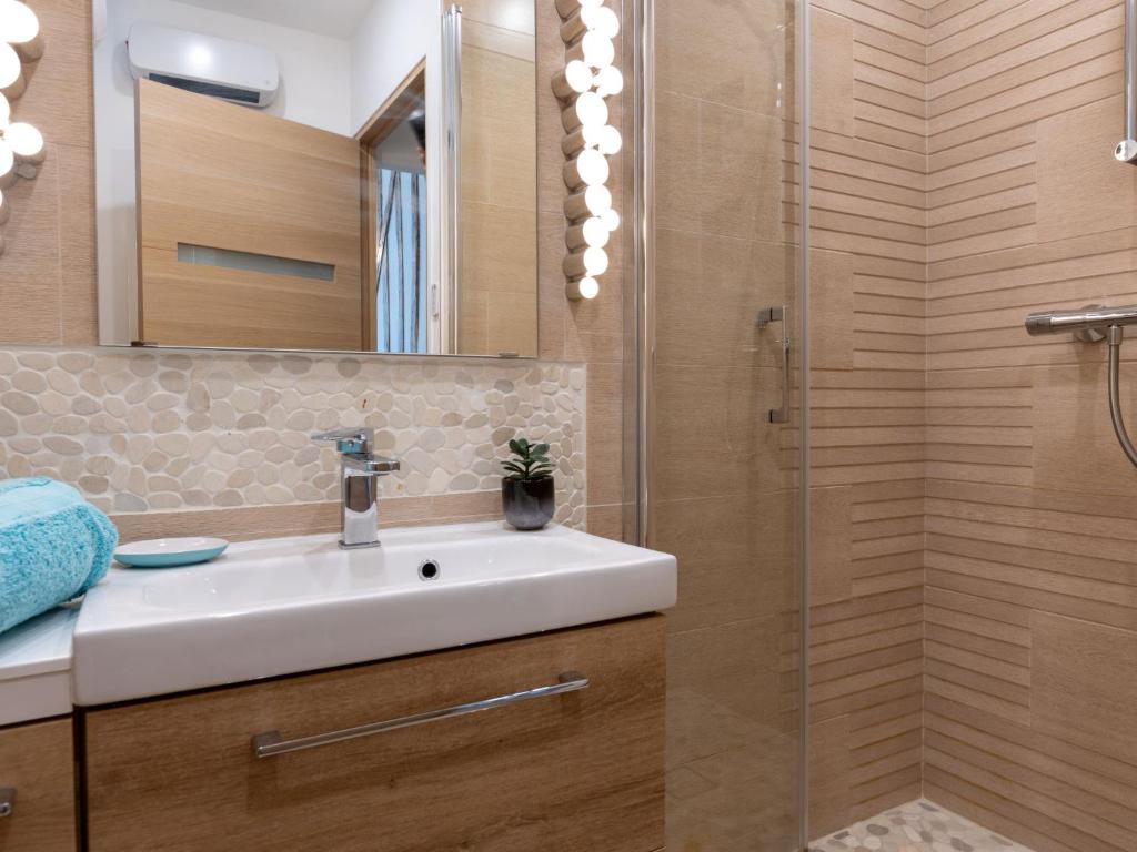 Kúpeľňa v ubytovaní Apartment Le Clemenceau by Interhome