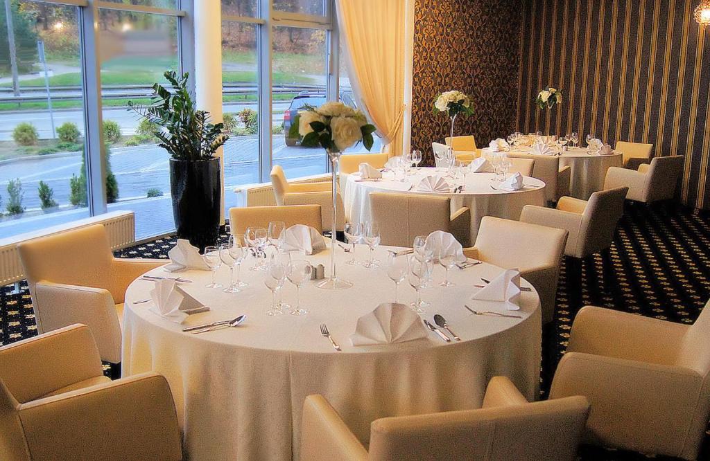 Restaurace v ubytování Hotel Business Faltom Gdynia