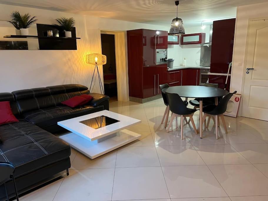 Fotografia z galérie ubytovania Super appart 50m² avec jardin V2 v destinácii Villeneuve d'Ascq