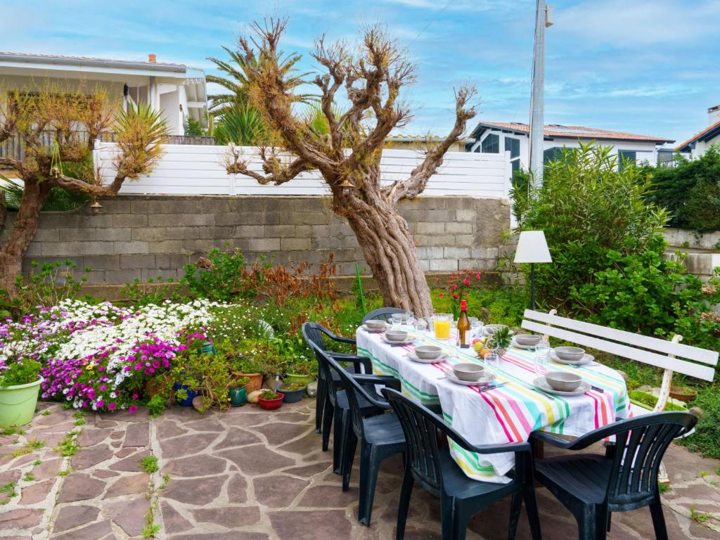 Vonkajšia záhrada v ubytovaní Holiday Home Milady II by Interhome