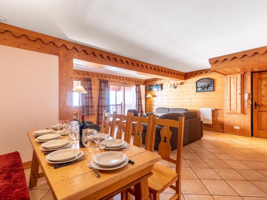Posedenie v ubytovaní Apartment Ecrin des Neiges - Val Claret-3 by Interhome