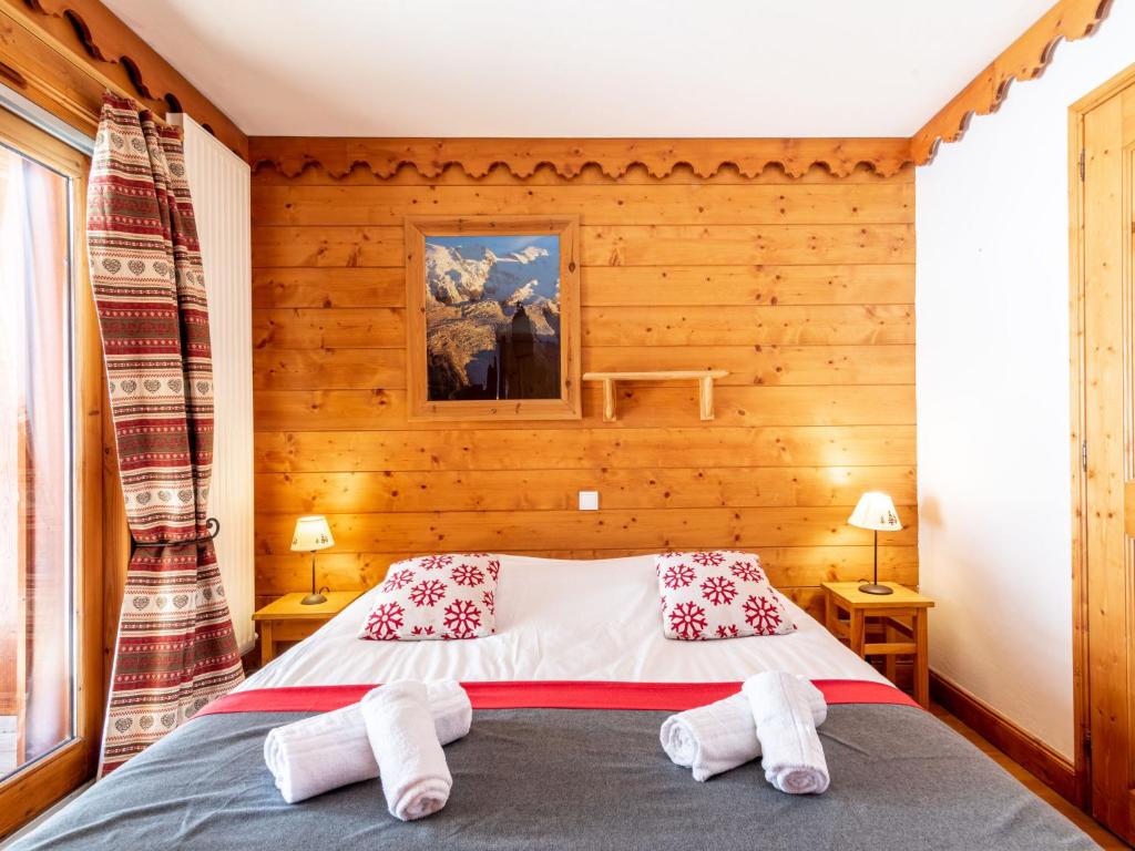 Posteľ alebo postele v izbe v ubytovaní Apartment Ecrin des Neiges - Val Claret-3 by Interhome