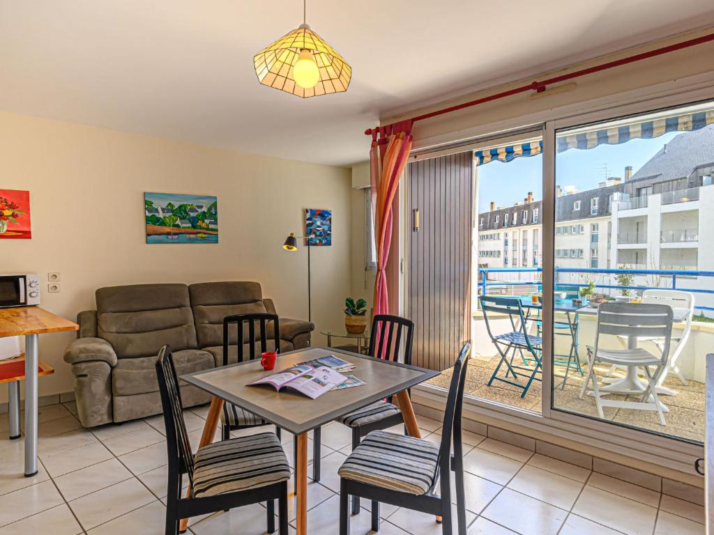 Część wypoczynkowa w obiekcie Apartment Le Galion by Interhome
