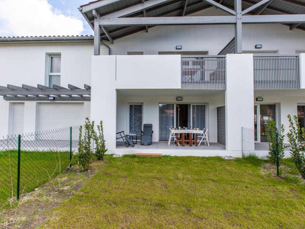 Zahrada ubytování Apartment Cap Aréa by Interhome
