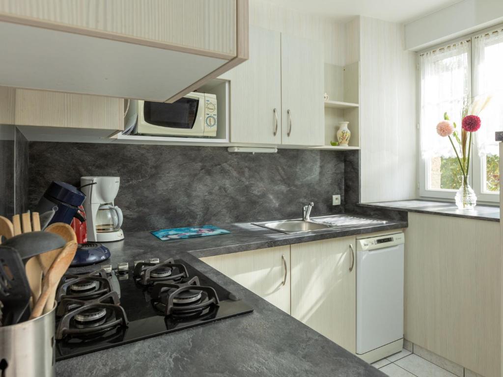 Fotografia z galérie ubytovania Holiday Home Glaïeuls by Interhome v destinácii Saint-Méloir-des-Ondes