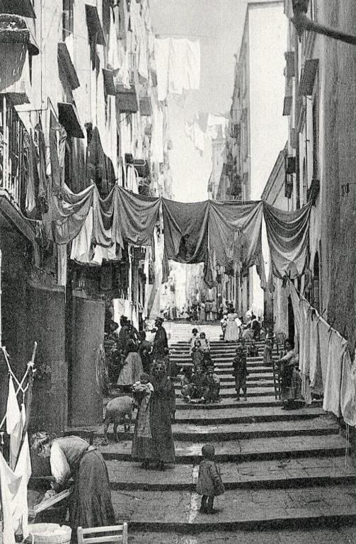 Zdjęcie z galerii obiektu Nase e cane home Napoli w mieście Neapol