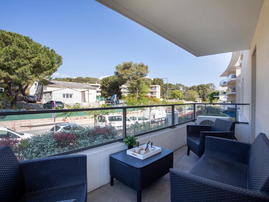 Balkón alebo terasa v ubytovaní Apartment L'Orée du parc by Interhome