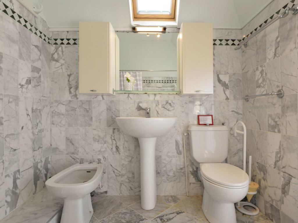 Kúpeľňa v ubytovaní Holiday Home Ker Vignan by Interhome