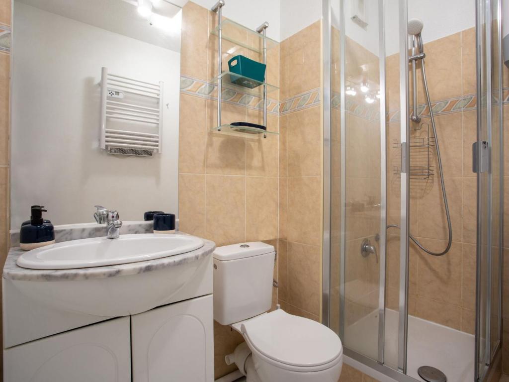 Kúpeľňa v ubytovaní Studio Le Royal Park by Interhome